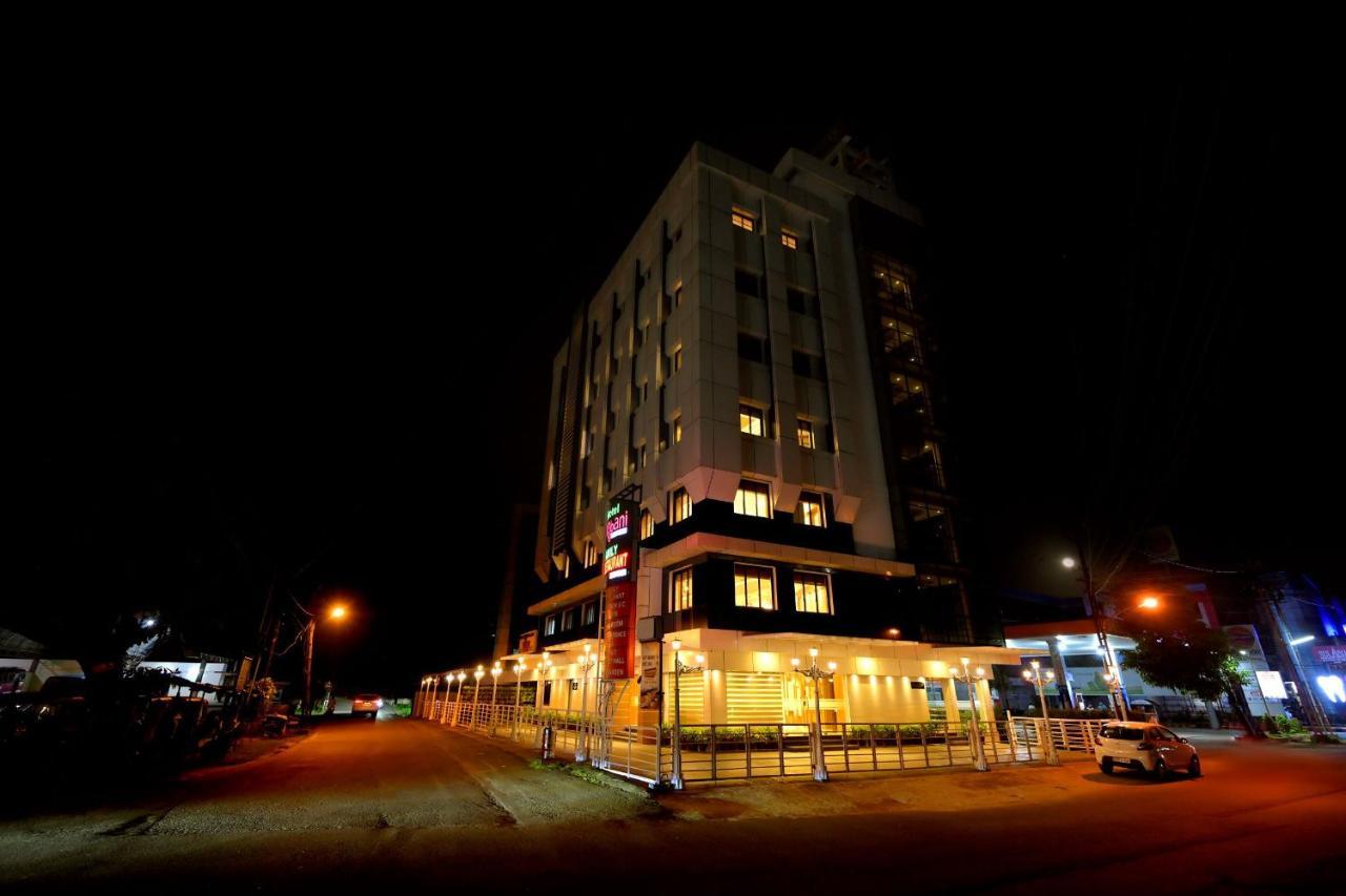 Hotel Kabani International Muvattupuzha Eksteriør bilde