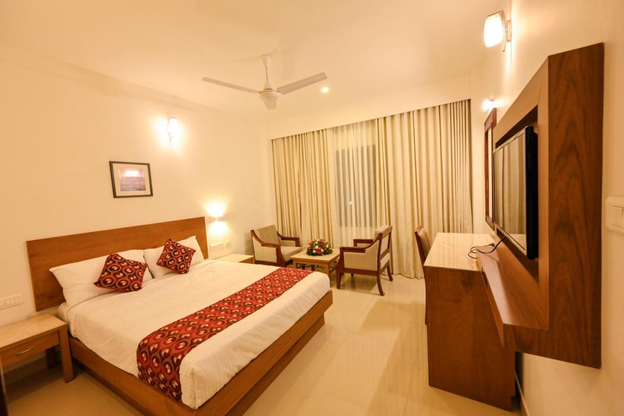 Hotel Kabani International Muvattupuzha Eksteriør bilde