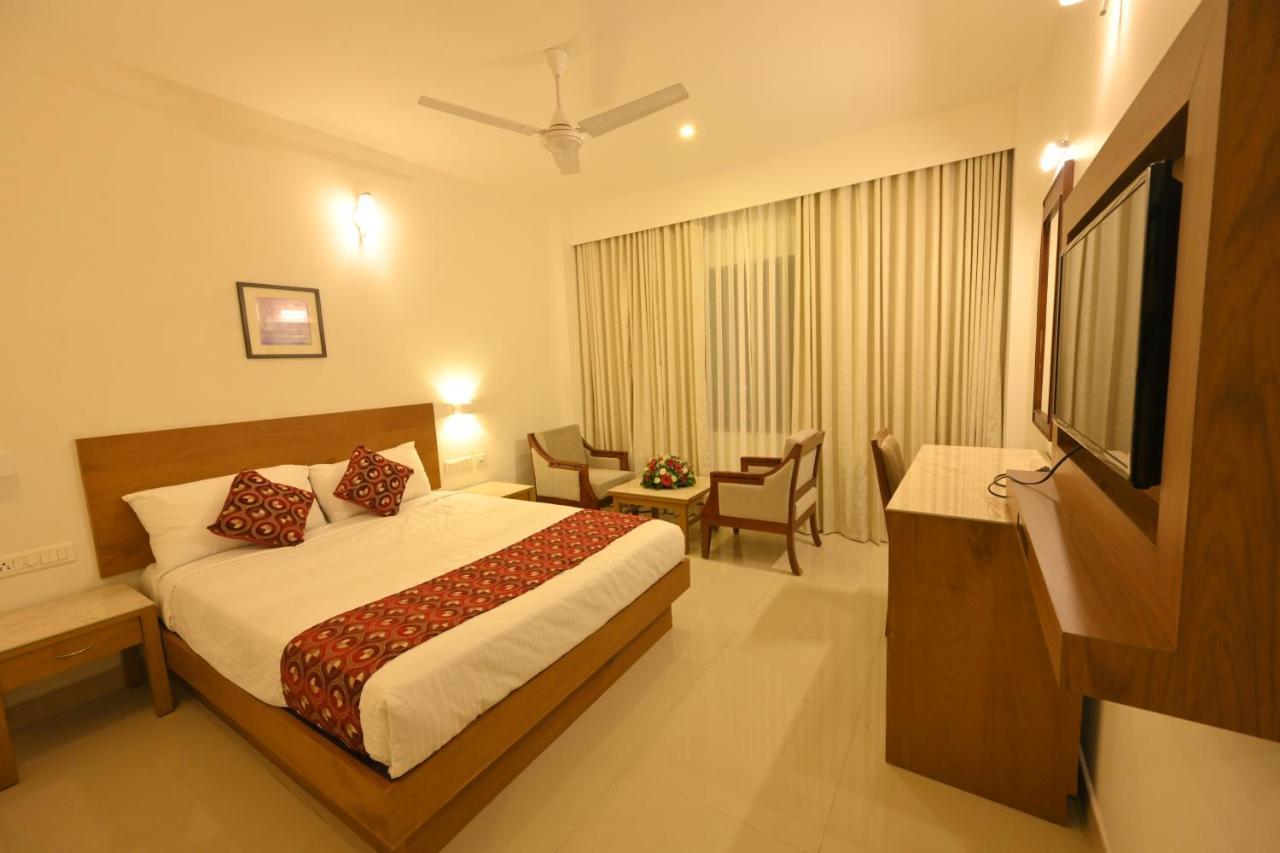 Hotel Kabani International Muvattupuzha Eksteriør bilde